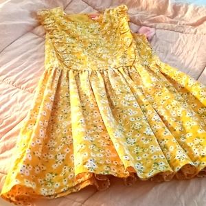 Zunie Girl, Yellow floral Dress. Size XL 14/16